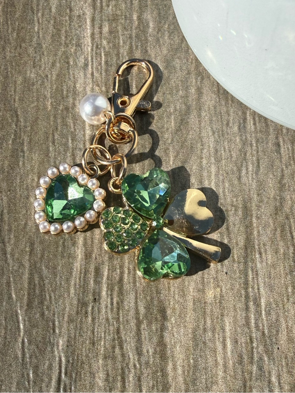 NWT Gold-Tone Green Crystal Clover and Heart Charm Keychain Pearl